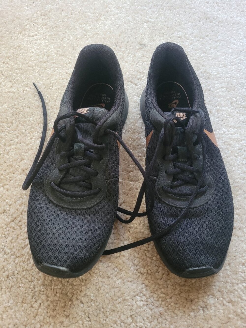 Nike women's tennis shoes